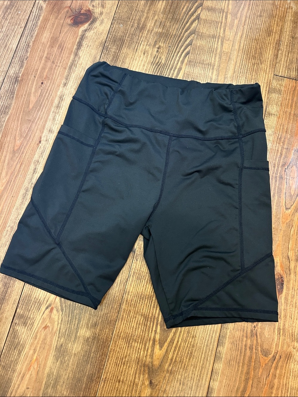 Black High-Rise Bike Shorts - Picture 5 of 7